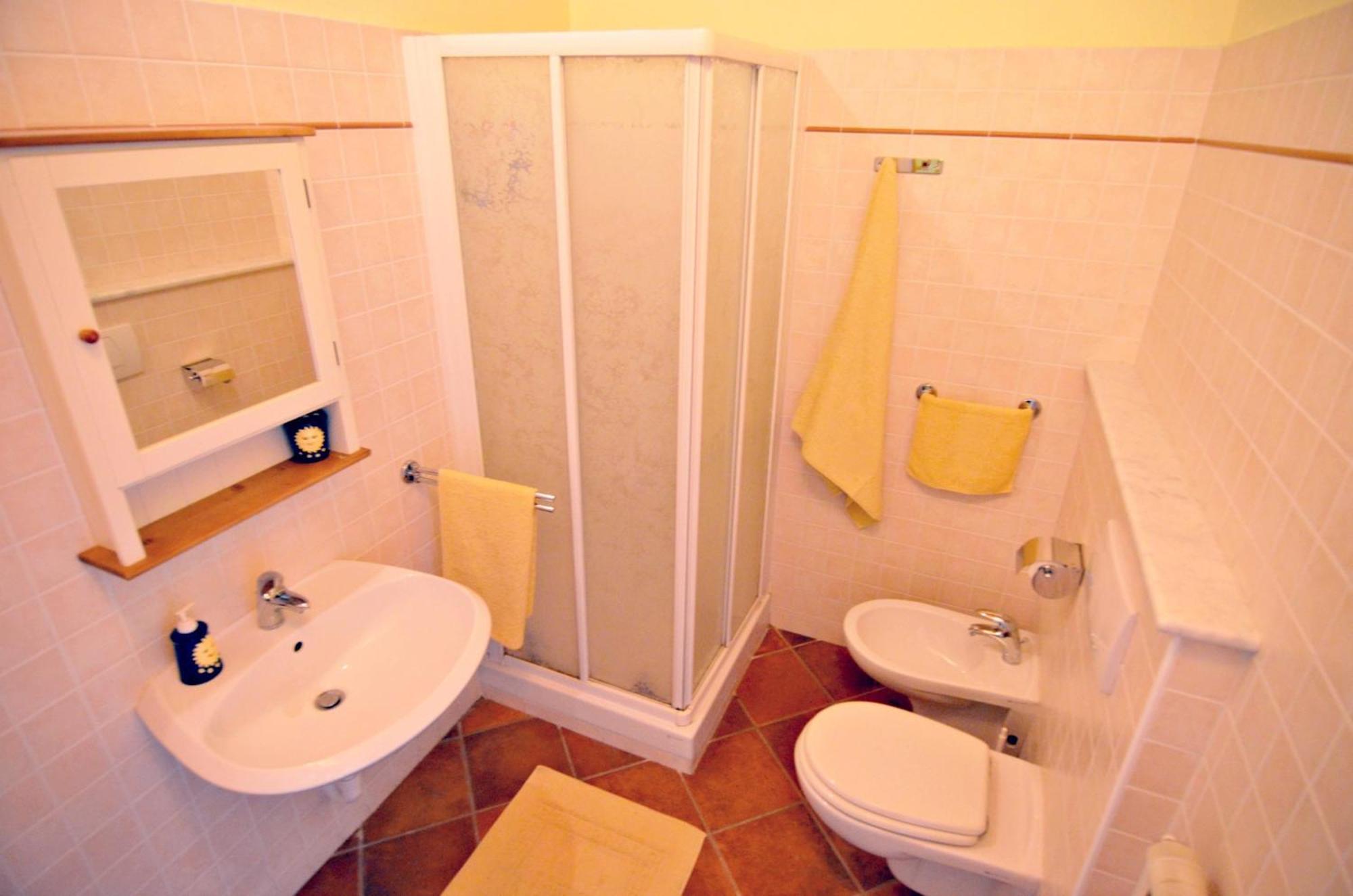 Cascina Il Convivio Guest House Diano d'Alba Room photo