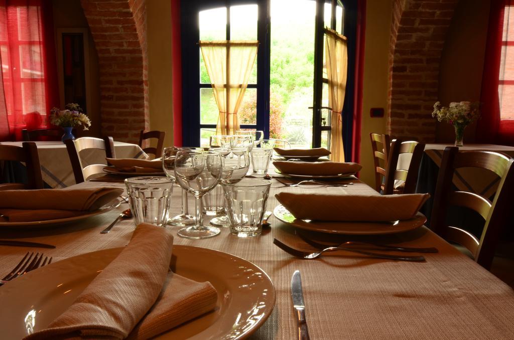 Cascina Il Convivio Guest House Diano d'Alba Exterior photo